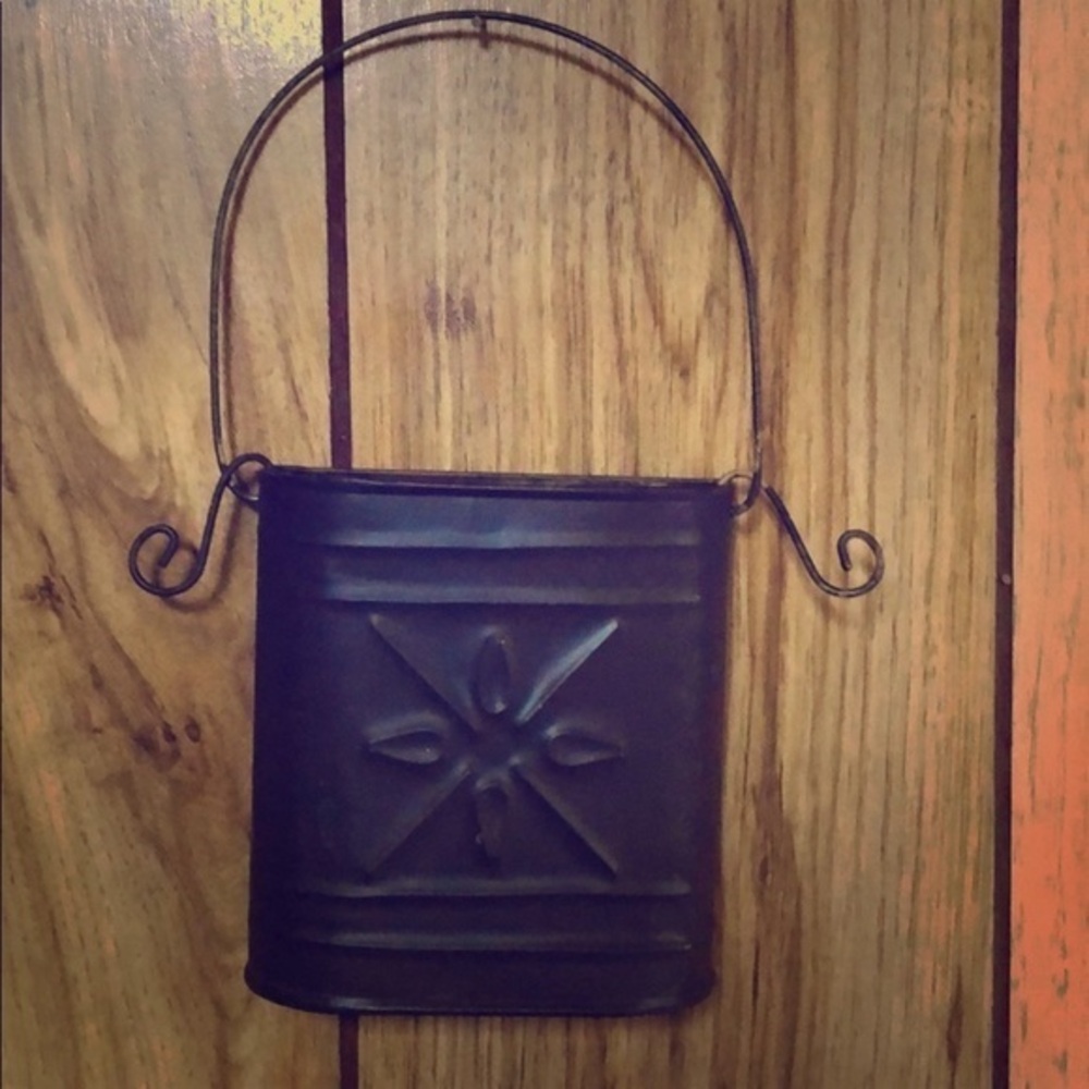 Primitive Metal Wall Pocket
